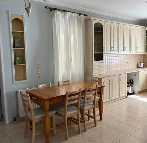 Apartment Center Lixouri